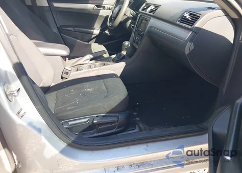 2016 Volkswagen Passat 1.8T S из США, поврежденный, VIN 1VWAT7A30GC022440